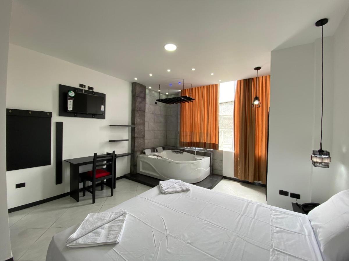 סנטו דומינגו דה לוס קולורדוס Bryss Hotel מראה חיצוני תמונה